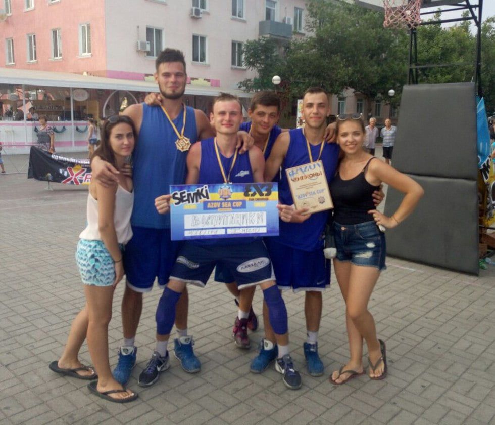 Большой стритбол в Бердянске: на Приморской площади состоялся этап Всеукраинской баскетбольной лиги 3х3