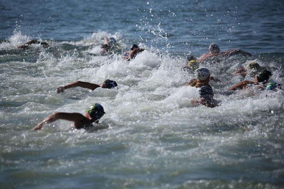 Лучшие украинские пловцы-марафонцы снова будут форсировать Бердянский залив