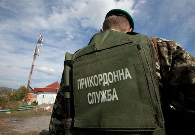 В Бердянске задержали пограничника, который торговал боеприпасами
