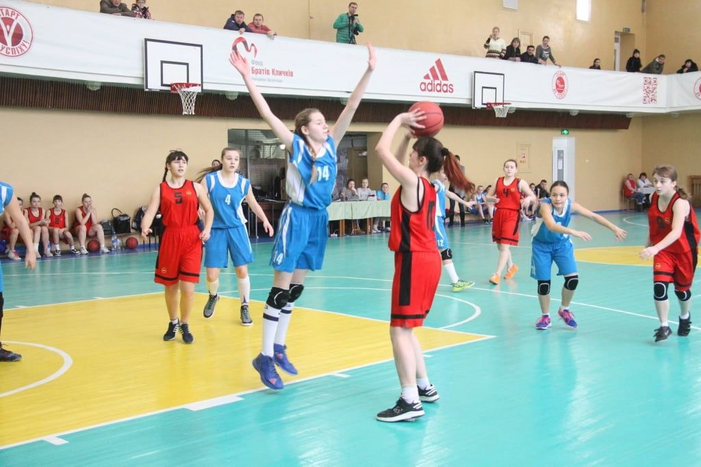 Баскетболистки ДЮСШ U-15 стартовали в чемпионате Украины