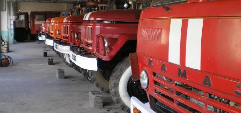 В Бердянську рятувальники ліквідували пожежу на території приватного домоволодіння