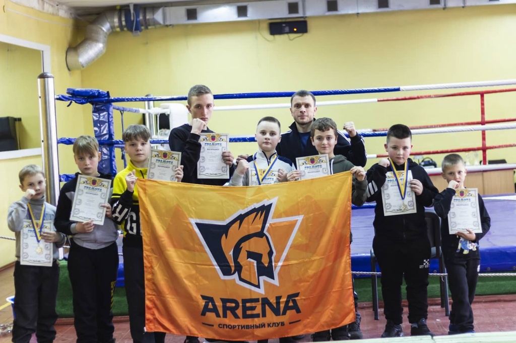 Кикбоксеры «Арены» завоевали восемь медалей открытого чемпионата Запорожья