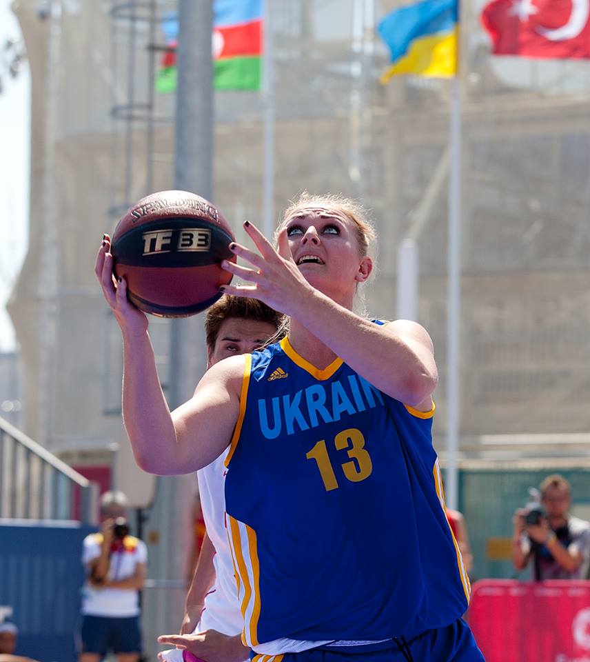 Анна Зарицкая в составе сборной Украины вышла в плей-офф баскетбольного турнира на Европейских играх в Баку