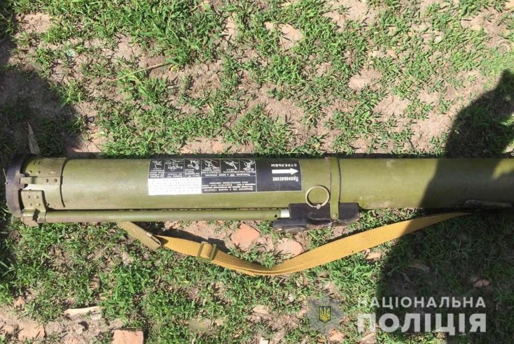 Бердянські поліцейські вилучили гранатомет та три гранати із запалами