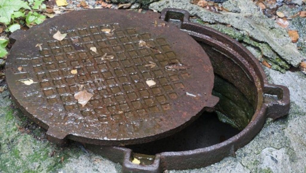 В Бердянске посадили вора канализационных люков