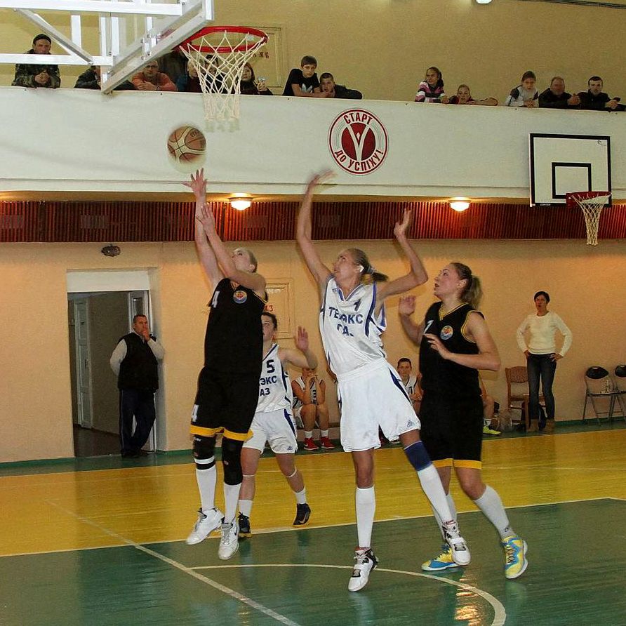 Бердянские баскетболистки привозят две победы из Харькова
