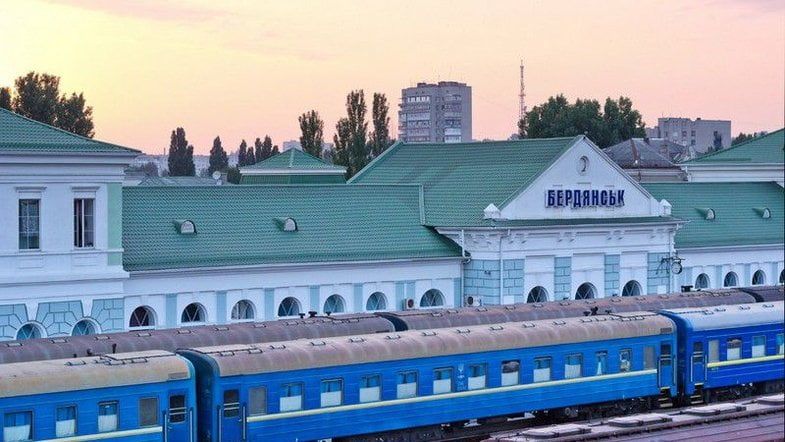 В поездах Бердянск-Киев только места «купе» и «люкс». Почему так?