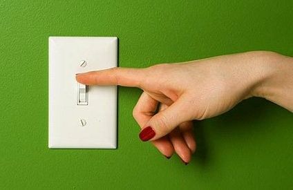 Экономию электричества в вашем доме стоит начинать замены лампочек
