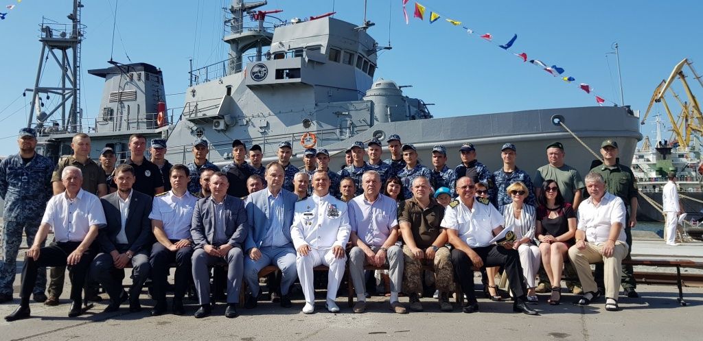 В Бердянську військовослужбовців катерів «Лубни» та «Кременчук» привітали з Днем Військово-Морських Сил