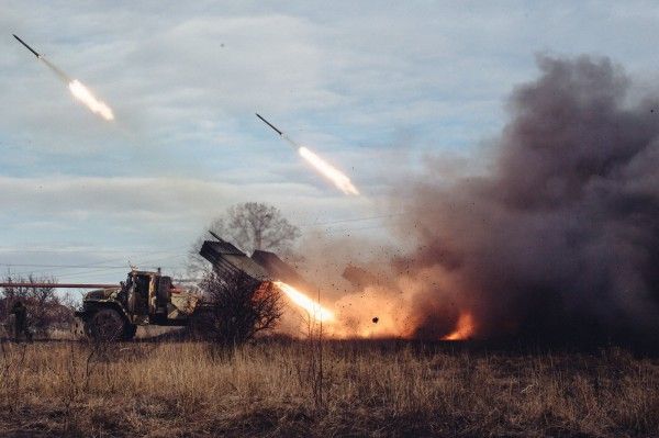 Боевики «Градами» обстреляли позиции ВСУ близ Водяного: двое погибших, семеро - ранены