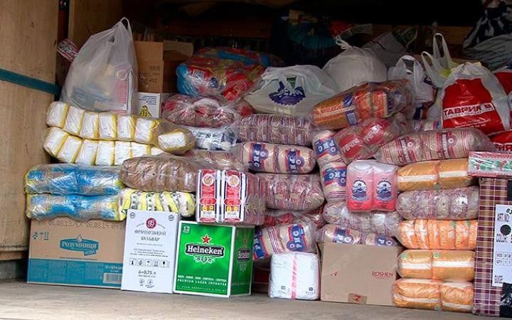 В Бердянск прибыло 15 тонн гуманитарной помощи для беженцев