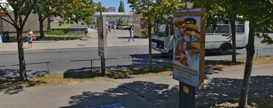 В Бердянську дозволили розміщувати рекламу на парканах