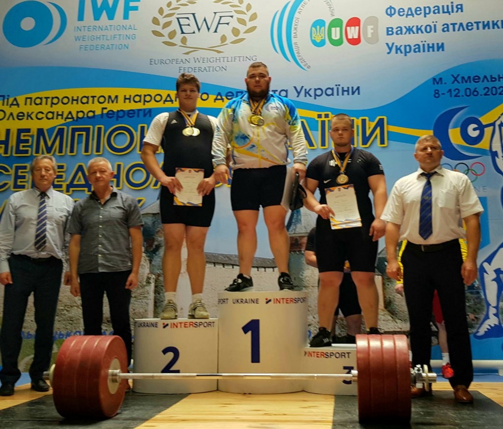 19-летний Богдан Тараненко завоевал серебро Всеукраинской универсиады по тяжелой атлетике