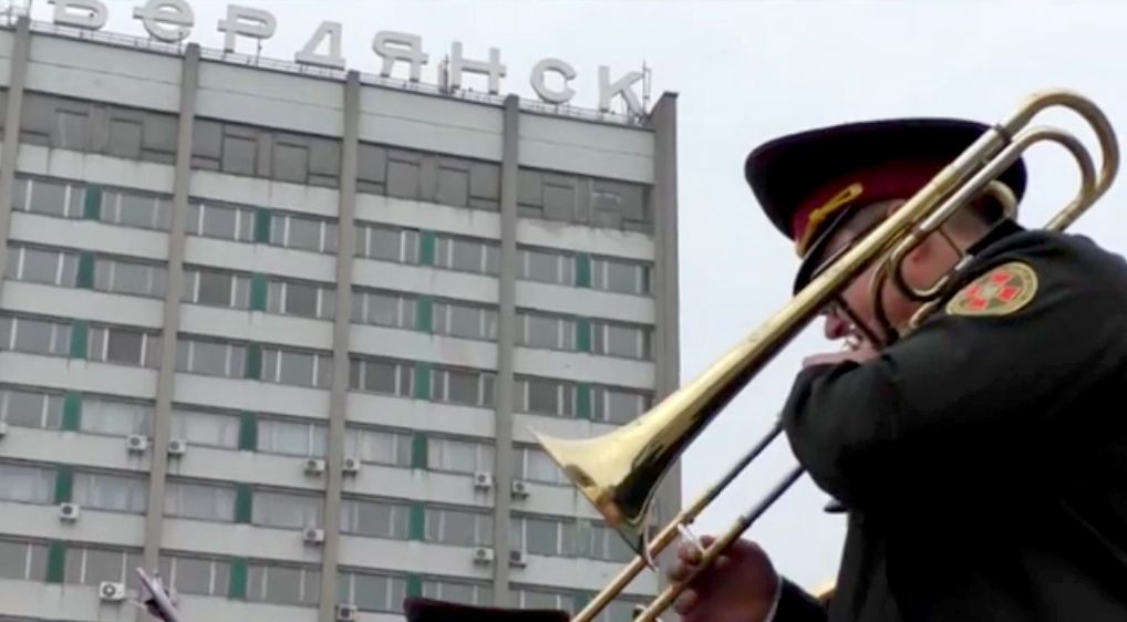 В Бердянську пройшов флєшмоб військового оркестру - відео