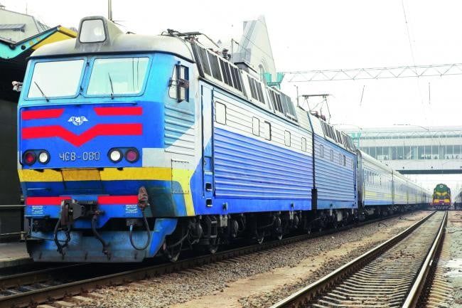 Укрзалізниця полностью прекратила железнодорожное сообщение с Крымом