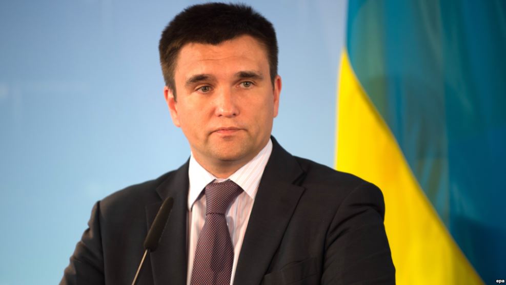 Климкин: Украинцы должны трижды подумать перед поездкой в РФ