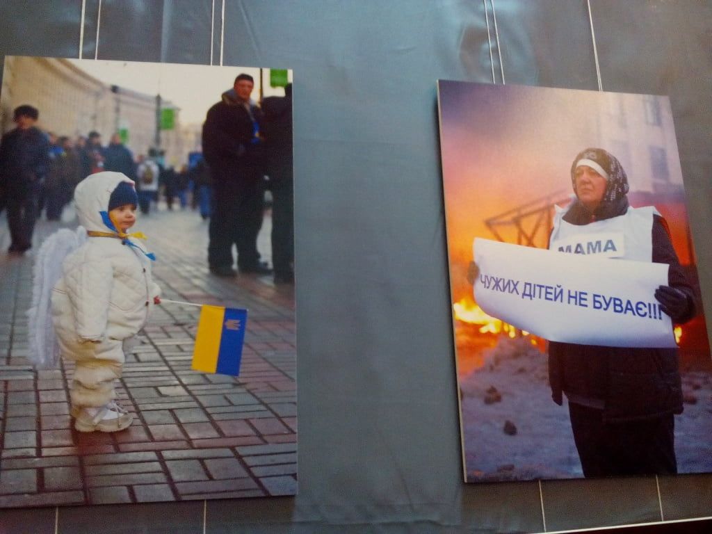 В Бердянском художественном музее открылась фотовыставка «Майдан 2014. Люди и события»