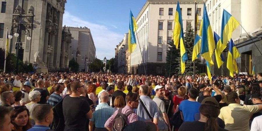 Зупини капітуляцію: у декількох містах України вимагали припинення війни на Донбасі виключно на українських умовах