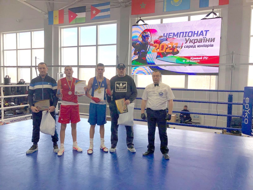 Дмитрий Мищенко – чемпион Украины по боксу среди юниоров. У Савелия Супрунца – бронза