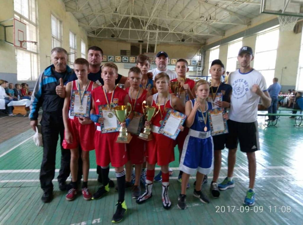 Бердянские боксеры удачно выступили на чемпионате области и международном турнире в Кирилловке