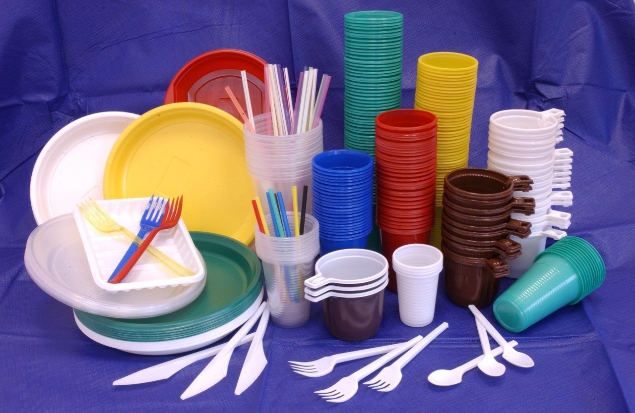 Как выбрать пластиковую посуду?
