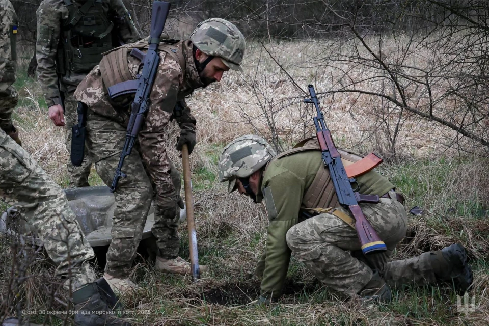 ЗСУ закріпилися на декількох плацдармах на лівому березі Дніпра на Херсонщині, - командування морської піхоти ВМС