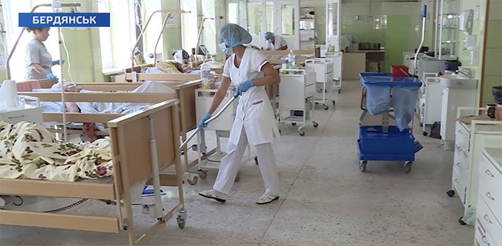 В Бердянську вирішили змінити ставлення до праці молодшого медичного персоналу