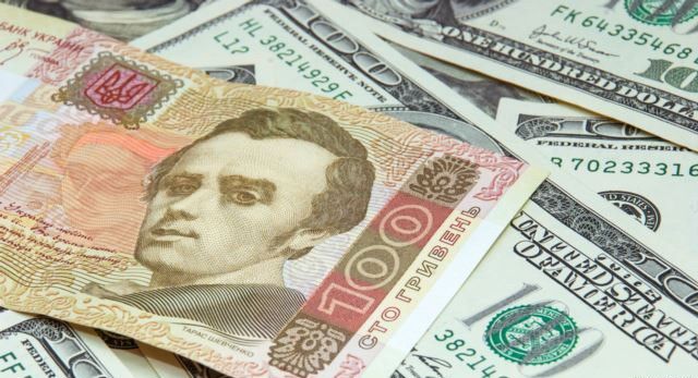 Курс доллара на межбанке опустился ниже 15 гривен