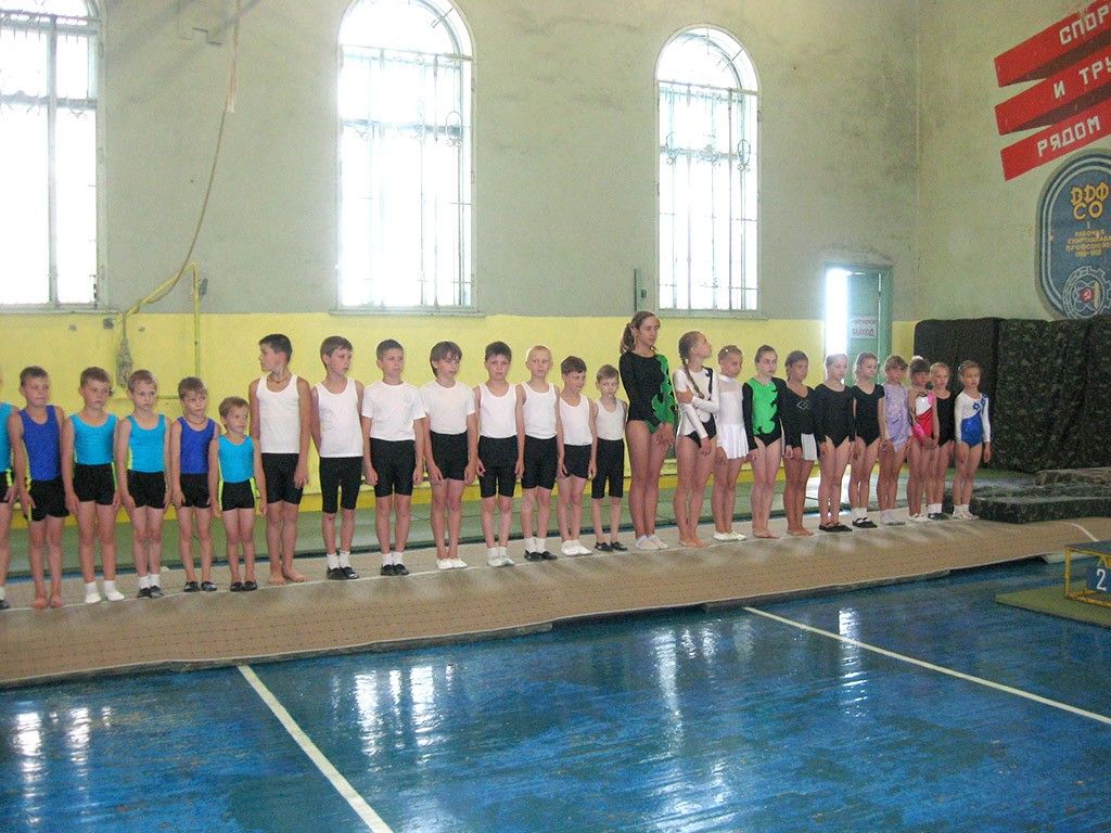 В Бердянске прошел турнир по спортивной акробатике