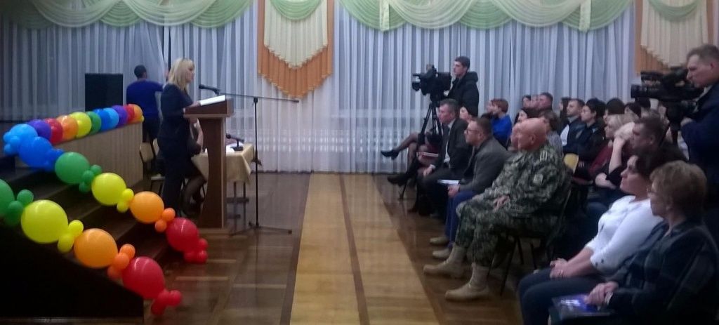 «Вперше в Бердянську» в БСШ №16 люди показали, кому мають бути підзвітні чиновники
