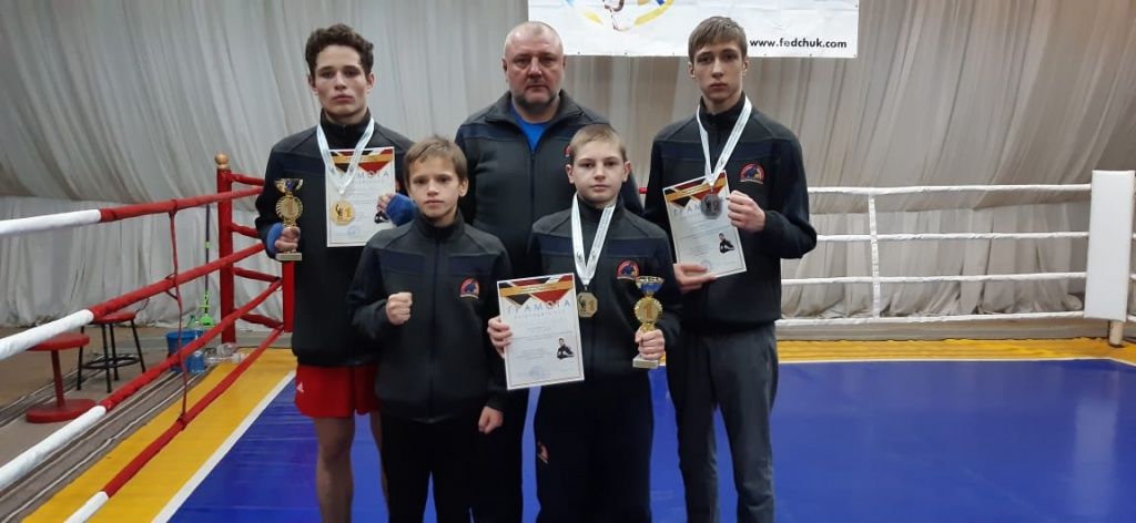 Бердянские боксеры Богдан Чепрасов и Глеб Каретников взяли золото на «Турнире сильнейших»