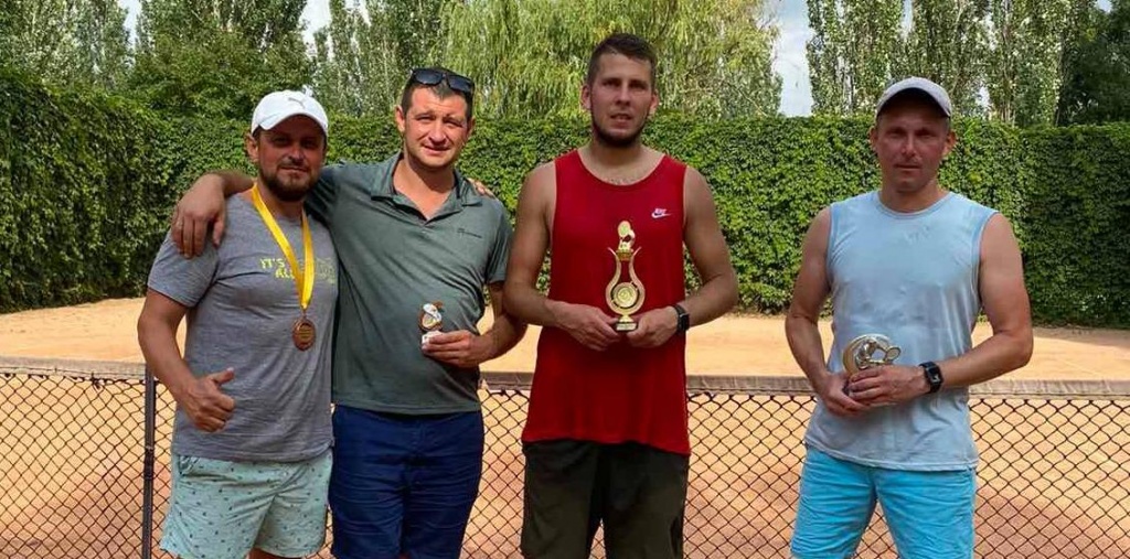 Никита Ганжа выиграл очередной теннисный турнир в Бердянске