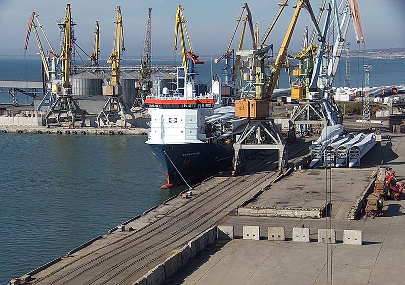 В Бердянському морському порту вперше за 10 років відремонтують два причали