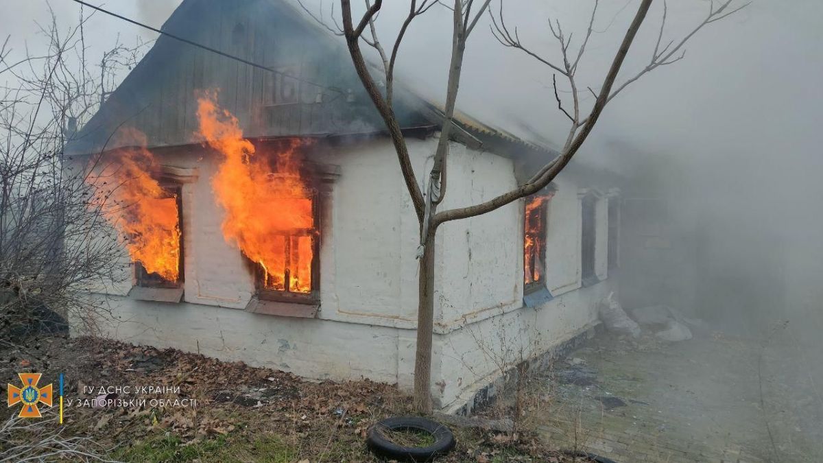 В Бердянську рятувальники ліквідували пожежу у будинку по вул. Севастопольська