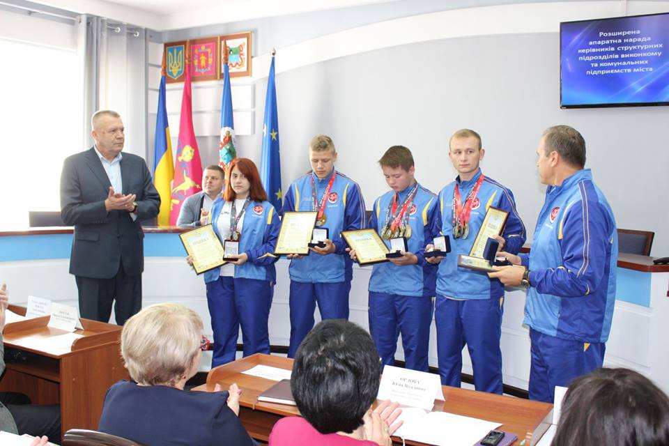 Міський голова вручив подяки та подарунки спортсменам Бердянського міського спортивного товариства «Спартак»