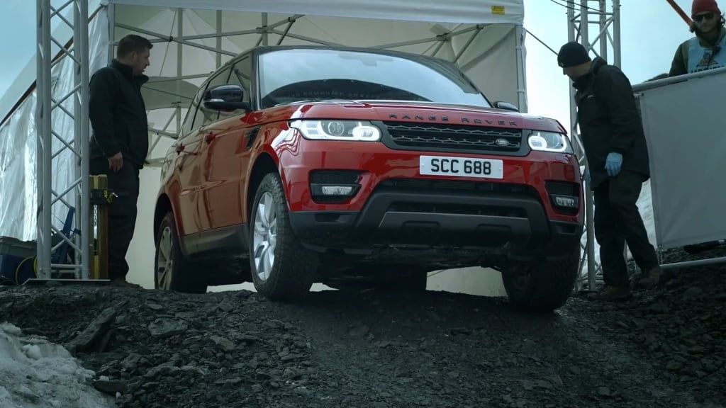 Бывший Стиг устроил Downhill на автомобиле Range Rover Sport. Видео