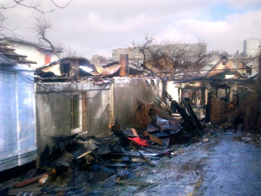 В Бердянске четыре человека едва не погибли во время пожара