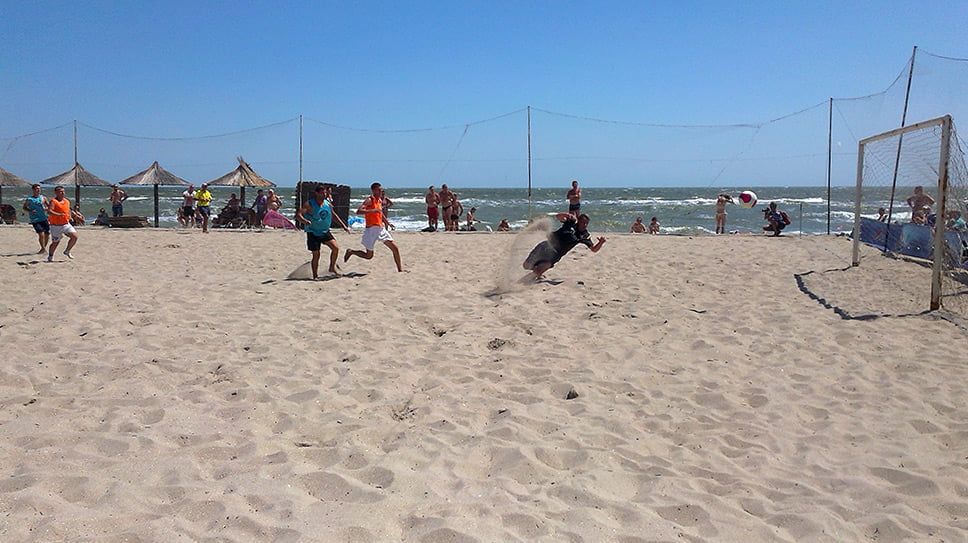 В Бердянске завершился чемпионат города по пляжному футболу