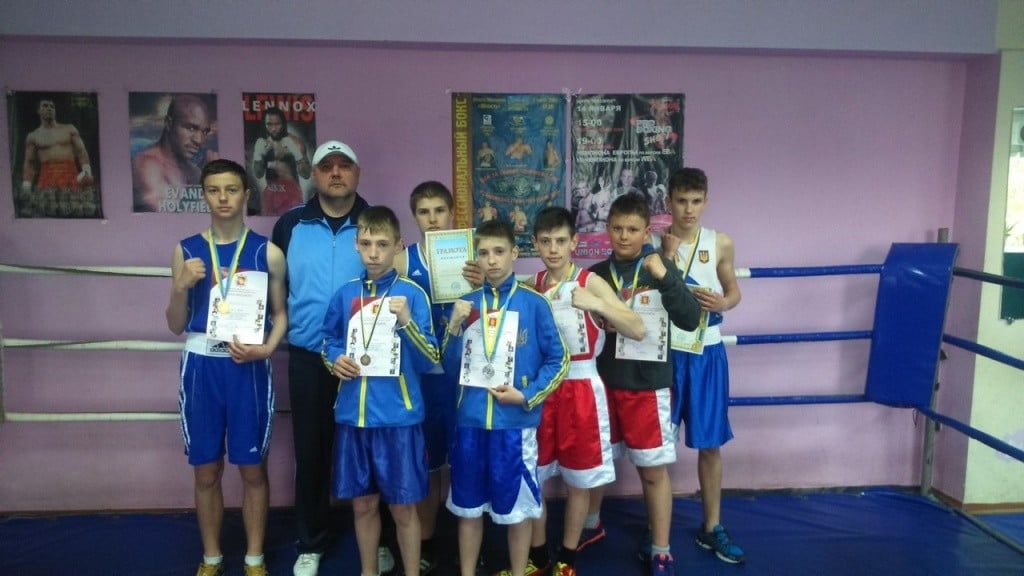 Бердянские боксеры успешно выступили на чемпионате области