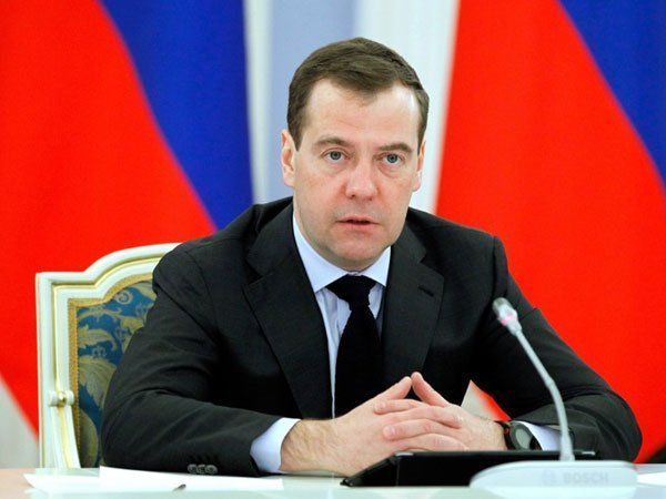Медведев анонсировал введение экономических санкций в отношении Украины