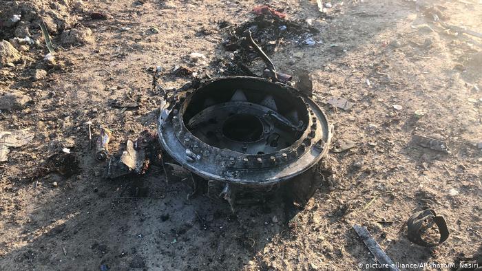 Іранські слідчі: Літак МАУ загорівся ще в повітрі, «чорні скриньки» пошкоджені