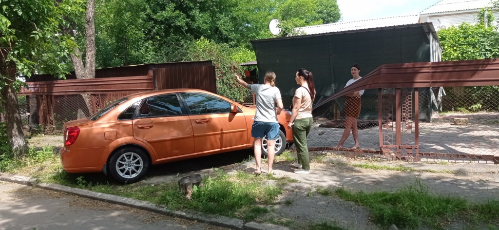 Автомобиль перекрыл выезд