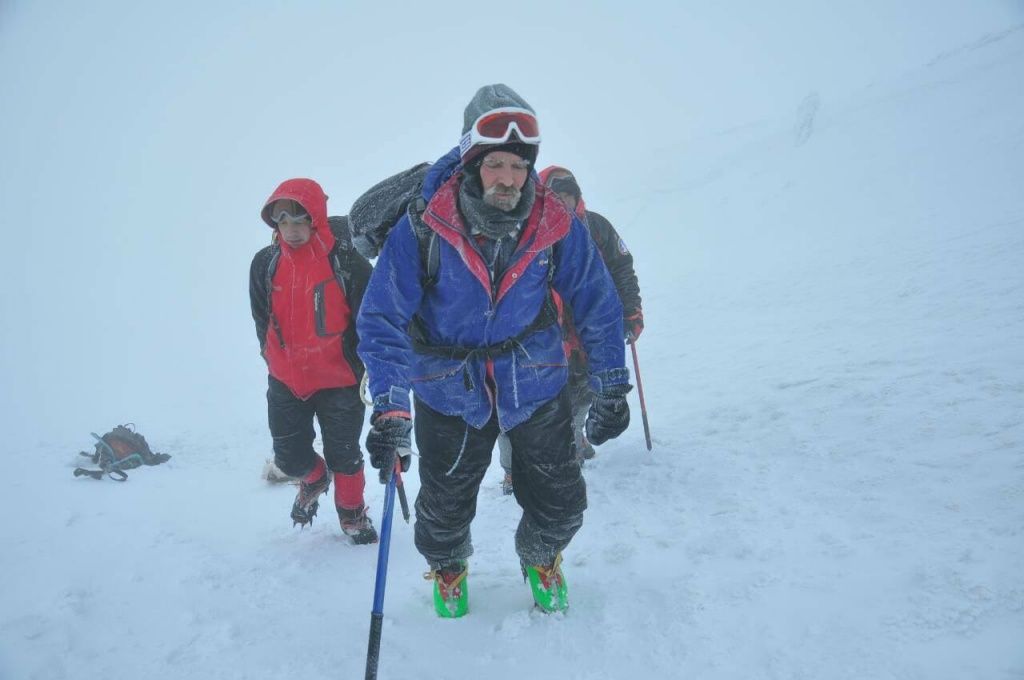 В Карпатах спасатели нашли потерявшегося бердянского сноубордиста