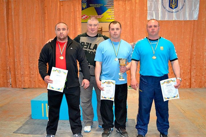 Тяжелая атлетика: Бердянцы завоевали два золота и серебро на чемпионате Украины среди ветеранов