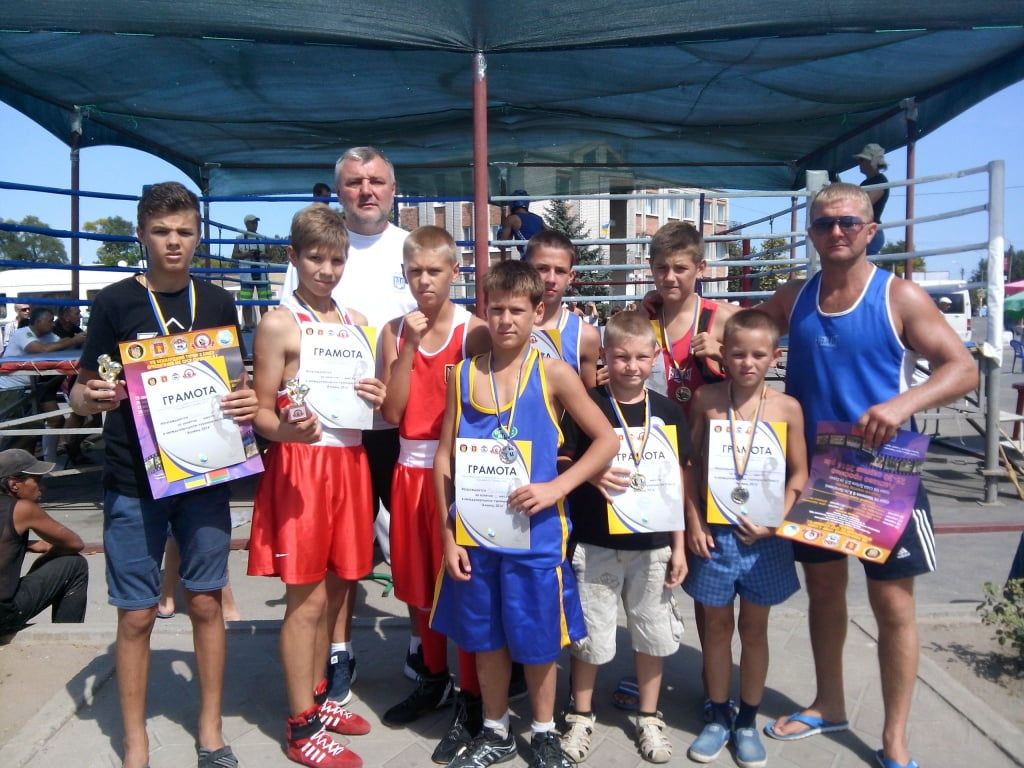 Бердянские боксеры успешно выступили на международном турнире в Кириловке «Азовец-2016» 