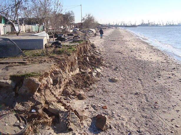 В Бердянске на берегу моря найден труп человека