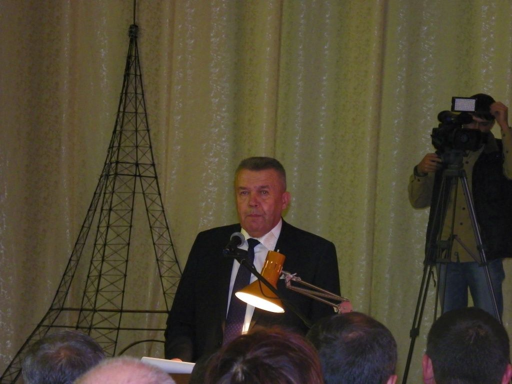 Городской голова Владимир Чепурной отчитался перед жителями микрорайона Стекловолокно