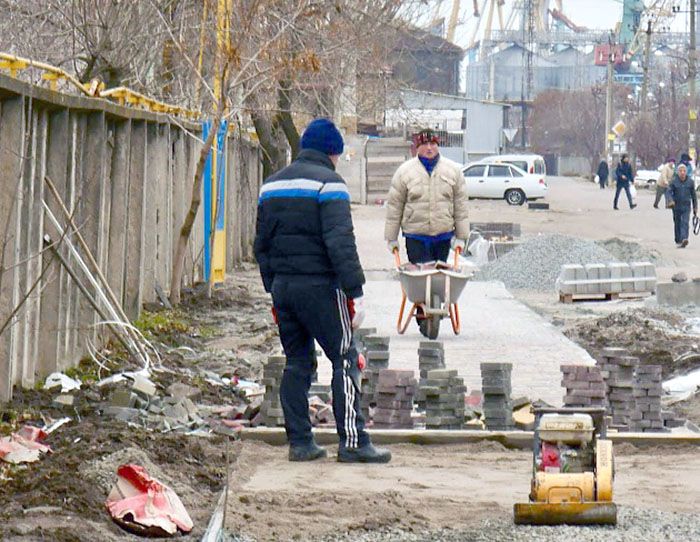 Исполком уточнился. Квадрат тротуара возле ООШ №9 стоил не 1512 грн, а 837 грн