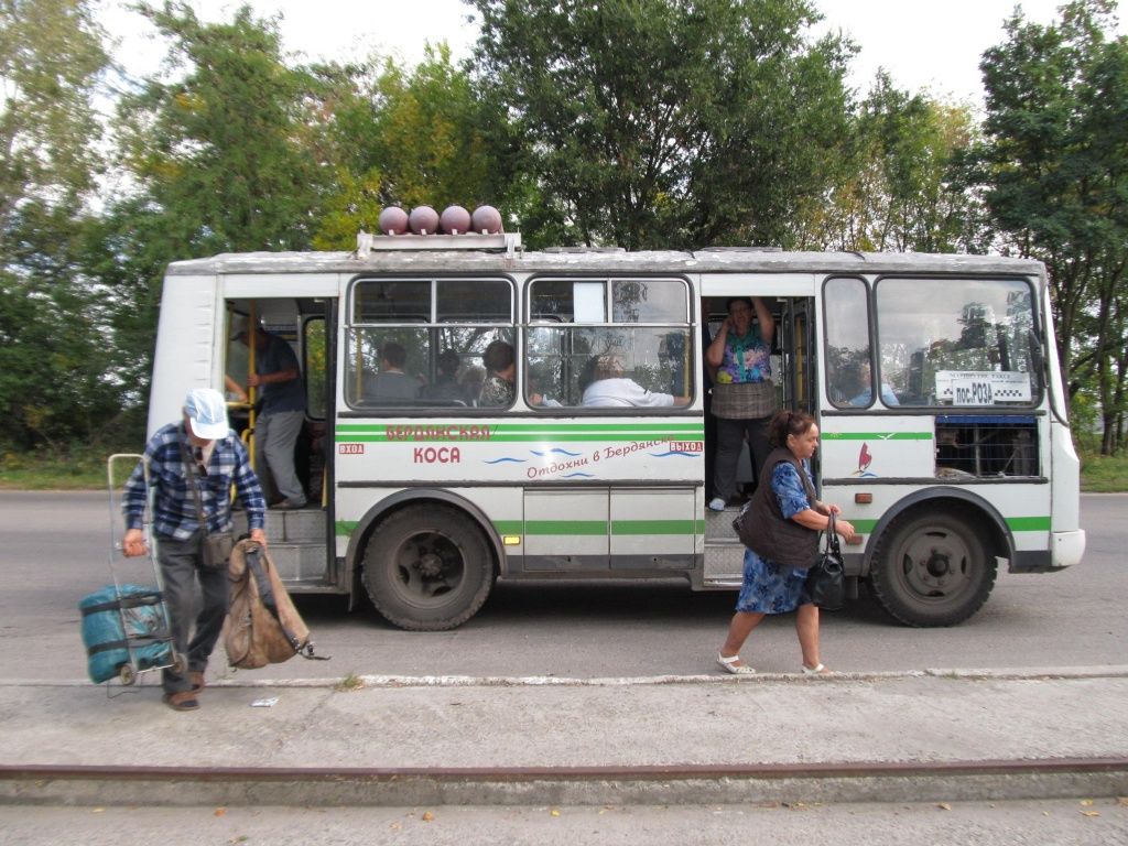В поселок Роза вернулся отдельный от Нововасилевки автобус – в решении вопроса посодействовал Александр Свидло