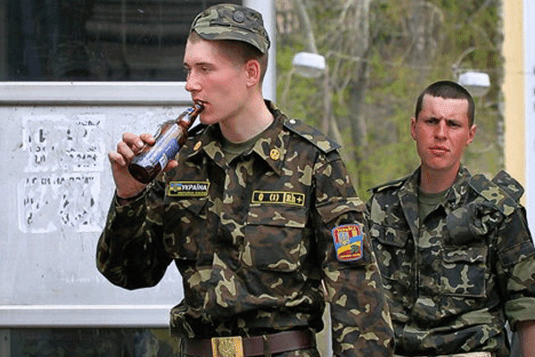 В Бердянске планируют принять сухой закон для военных